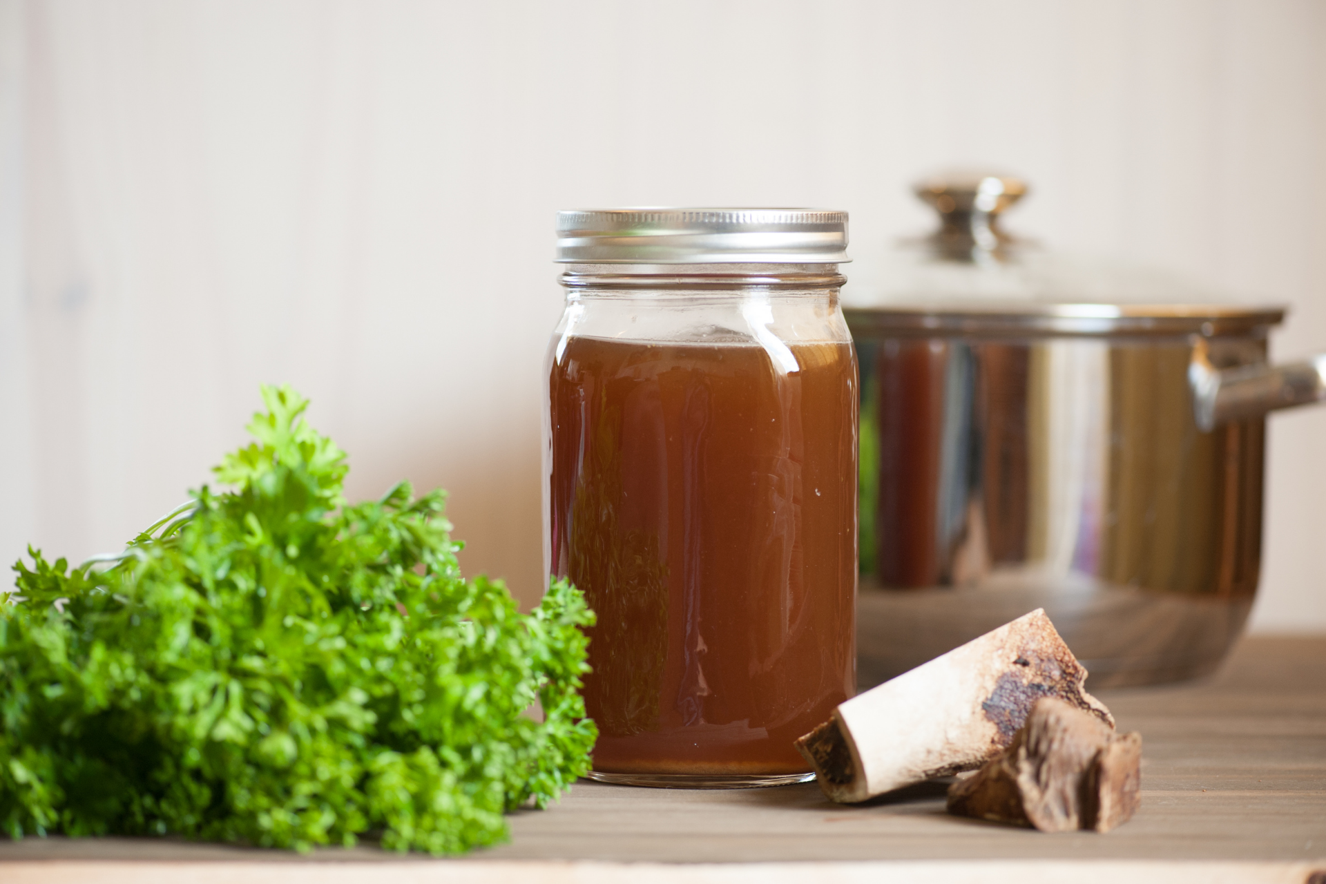THE HEALTH BENEFITS OF BONE BROTH – American Ostrich Farms